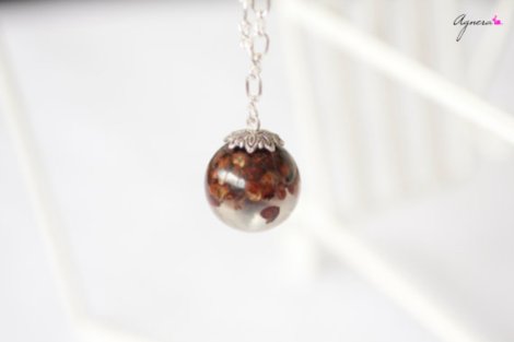 Resin jewelry ball sphere pendant with natural peppers